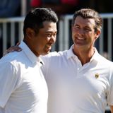 松山英樹とアダム・スコットがシミュレーションゴルフで対決！ 会場に