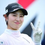 選手のキャラクターマーカーガチャに鶴岡果恋&佐藤心結が挑戦 「可愛い