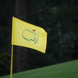 米国製 97年当時物 タイガーウッズ初優勝年 マスターズ ブルゾン タイガー・ウッズの1997年マスターズ初制覇の使用ボールが…850万円で